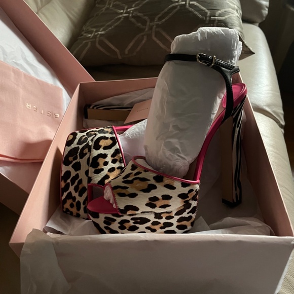 Hot Pink Designer Platforms - Picture 3 of 3